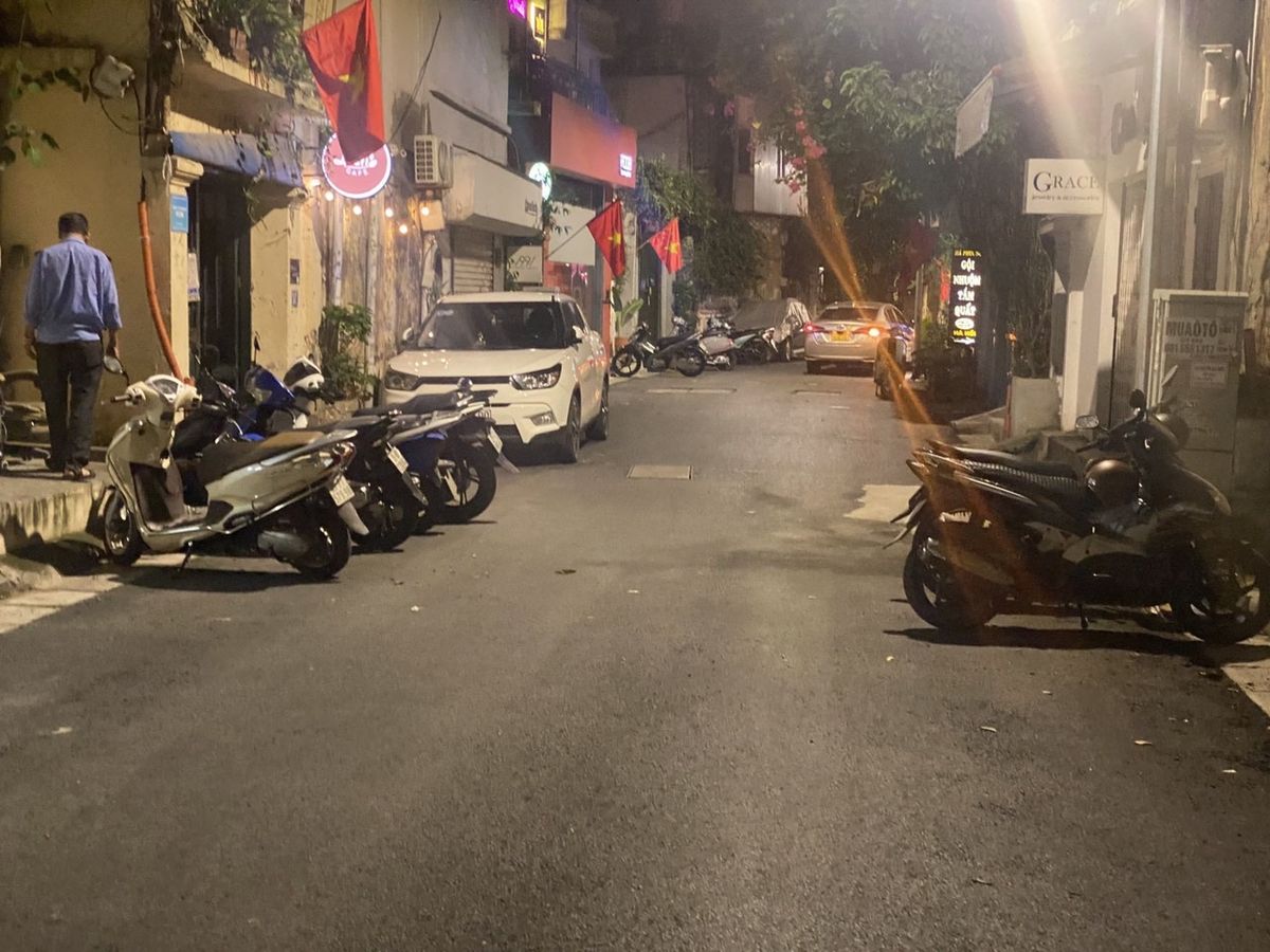 BÁN BIỆT THỰ PHỐ CỔ TẦM TIỀN KHU VIP RẤT HIẾM NHÀ BÁN - OTO ĐỂ TRƯỚC NHÀ 24/24.