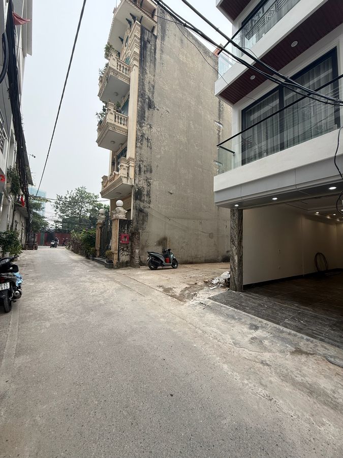 Nhà siêu đẹp 7 tầng ở Tư Đình ngõ ô tô 7 chỗ tránh