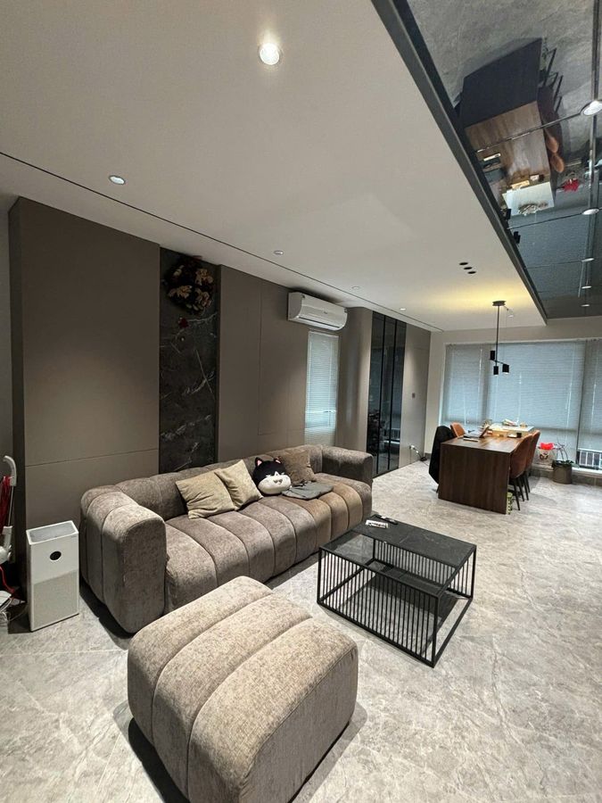 Căn nhà lô góc siêu đẹp Phố Trạm-Long Biên