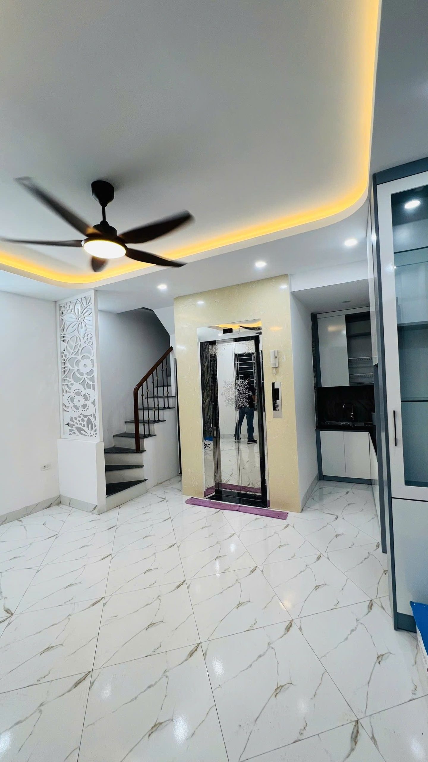 “Hiếm Trong Tầm 9 Tỷ: Nhà Mới + Thang Máy + Mặt Tiền 5.3m – Liệu Còn Lần Thứ Hai?”