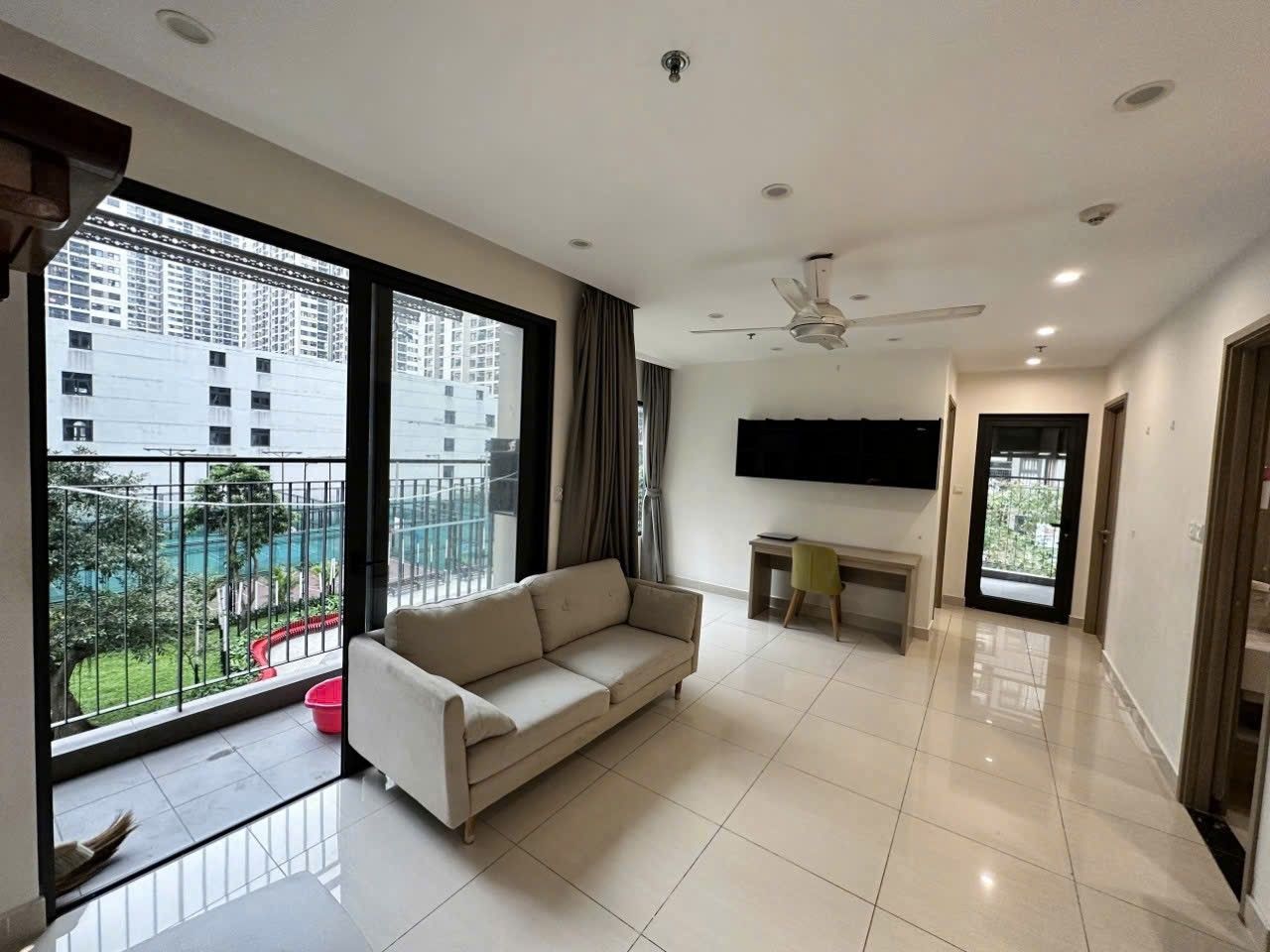 CĂN GÓC 2 THOÁNG – VIEW CÔNG VIÊN & THỂ THAO ĐẸP HIẾM TẠI VINHOMES SMART CITY – 5,75 TỶ!