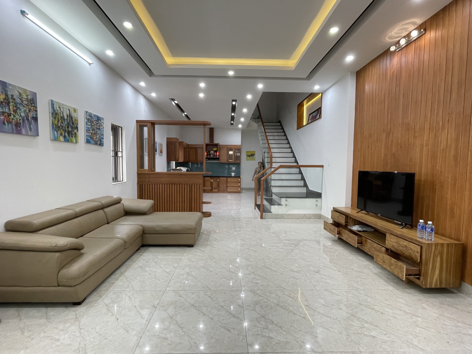 Bán nhà đẹp 100m2 Sơn Trà Đà Nẵng, 4PN, 3 mặt thoáng, vị trí kinh doanh tốt