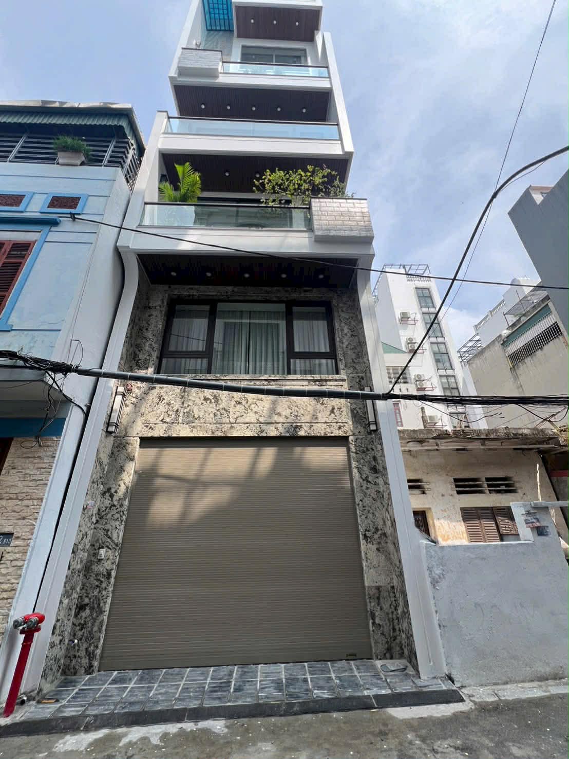 nhà đẹp Ngọc Thuỵ, 90m x 6 tầng, gara 7 chỗ, kinh doanh, gần Mipec- cầu Long Biên