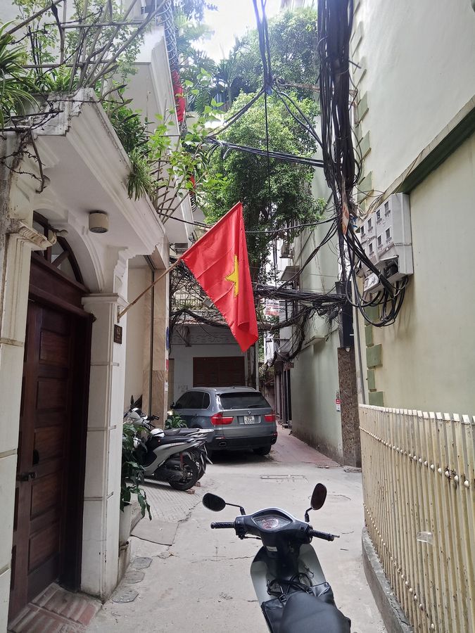 [274] Hàng Hiếm, Bán nhà phố Thái Hà, ô tô đỗ cổng, có sân để xe, DT 60m2. Giá yêu thương chỉ 16.5 tỷ