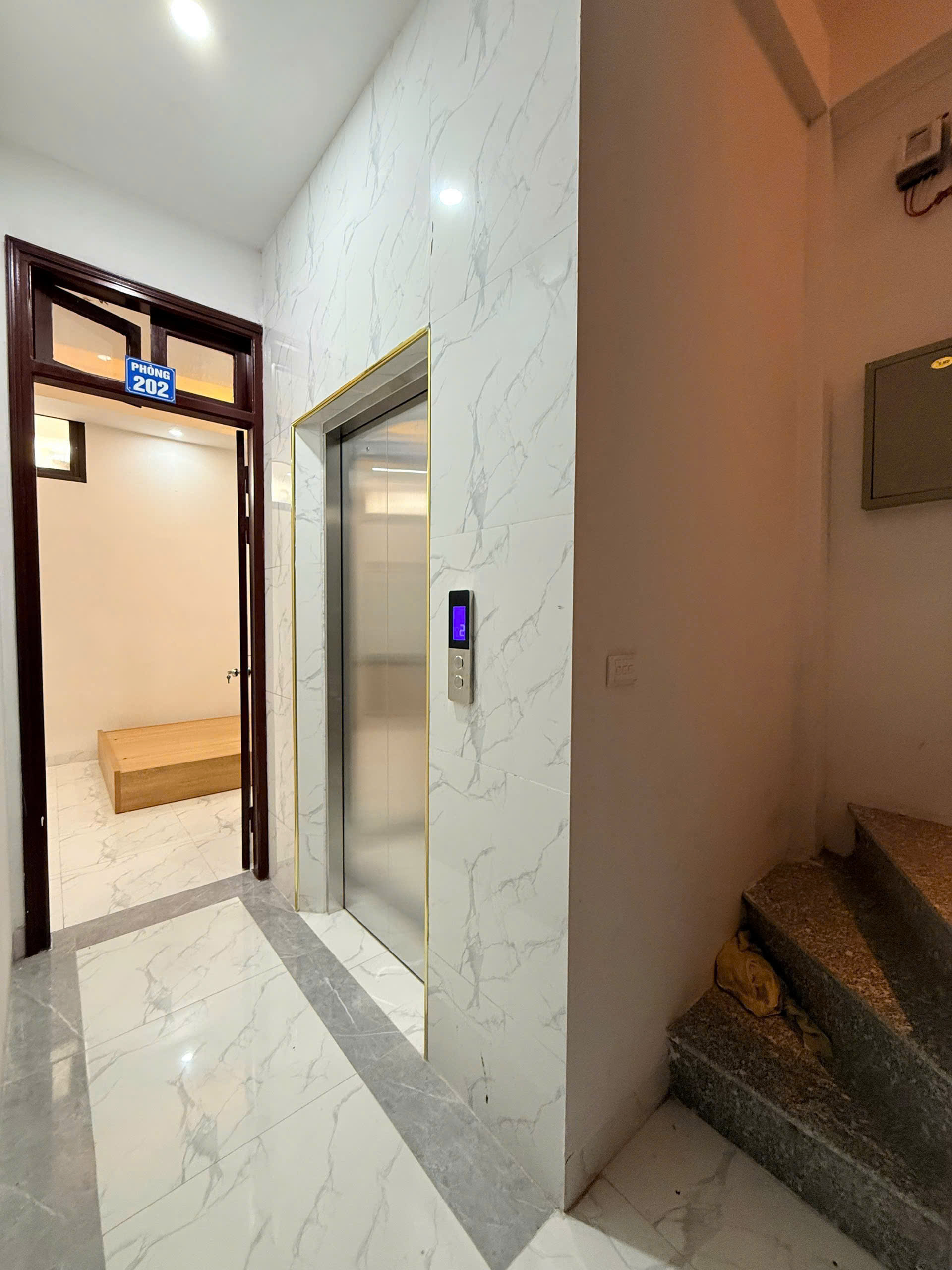 BÁN CCMN HOÀNG CẦU 45M, MT 5M, 30M RA PHỐ, 6T THANG MÁY, 10PKK, DT CỰC CAO, 10.5 TỶ