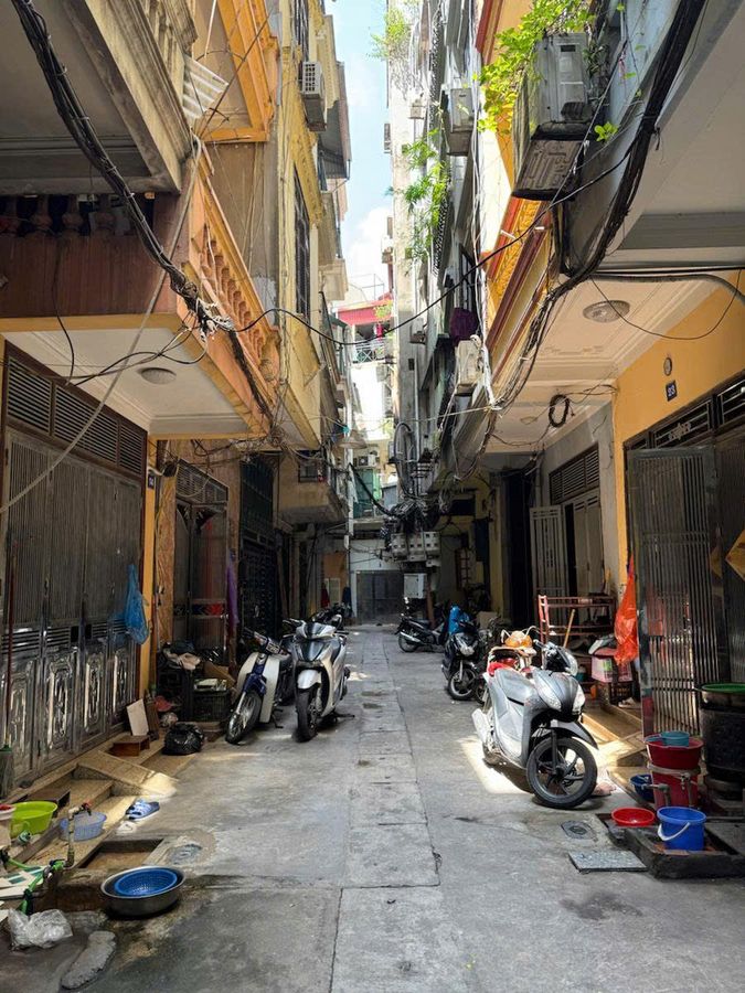 BÁN ĐẤT GIANG VĂN MINH 40M, MT 9M, VÀI BƯỚC RA PHỐ, ÔTÔ, 2 THOÁNG, SỔ VUÔNG, GPXD 6T, 9.3 TỶ