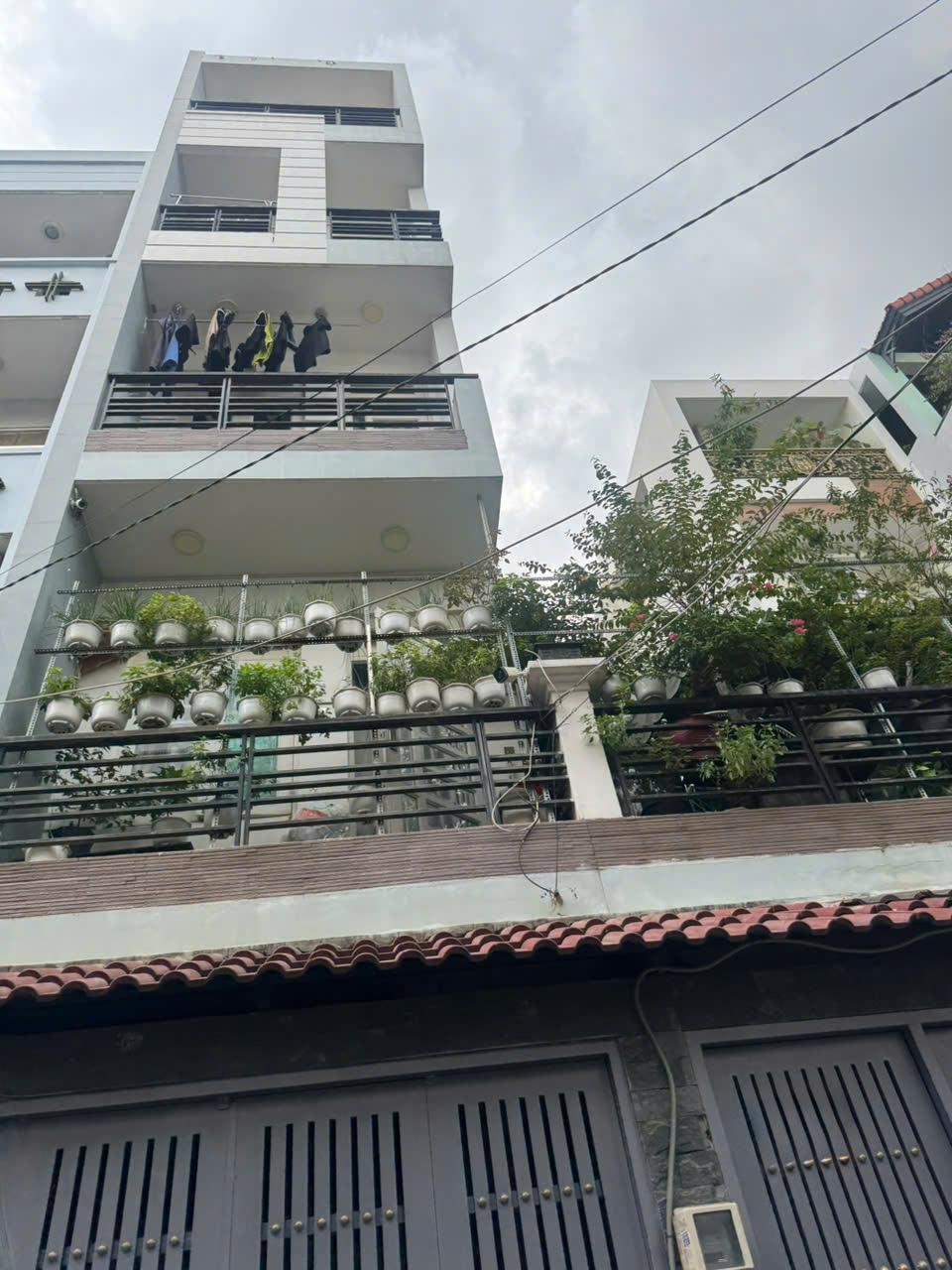 **Bán nhà hẻm Phạm Văn Hai** phường 3; Tân Bình (4,5x10) - 3 tầng hơn 7 tỷ