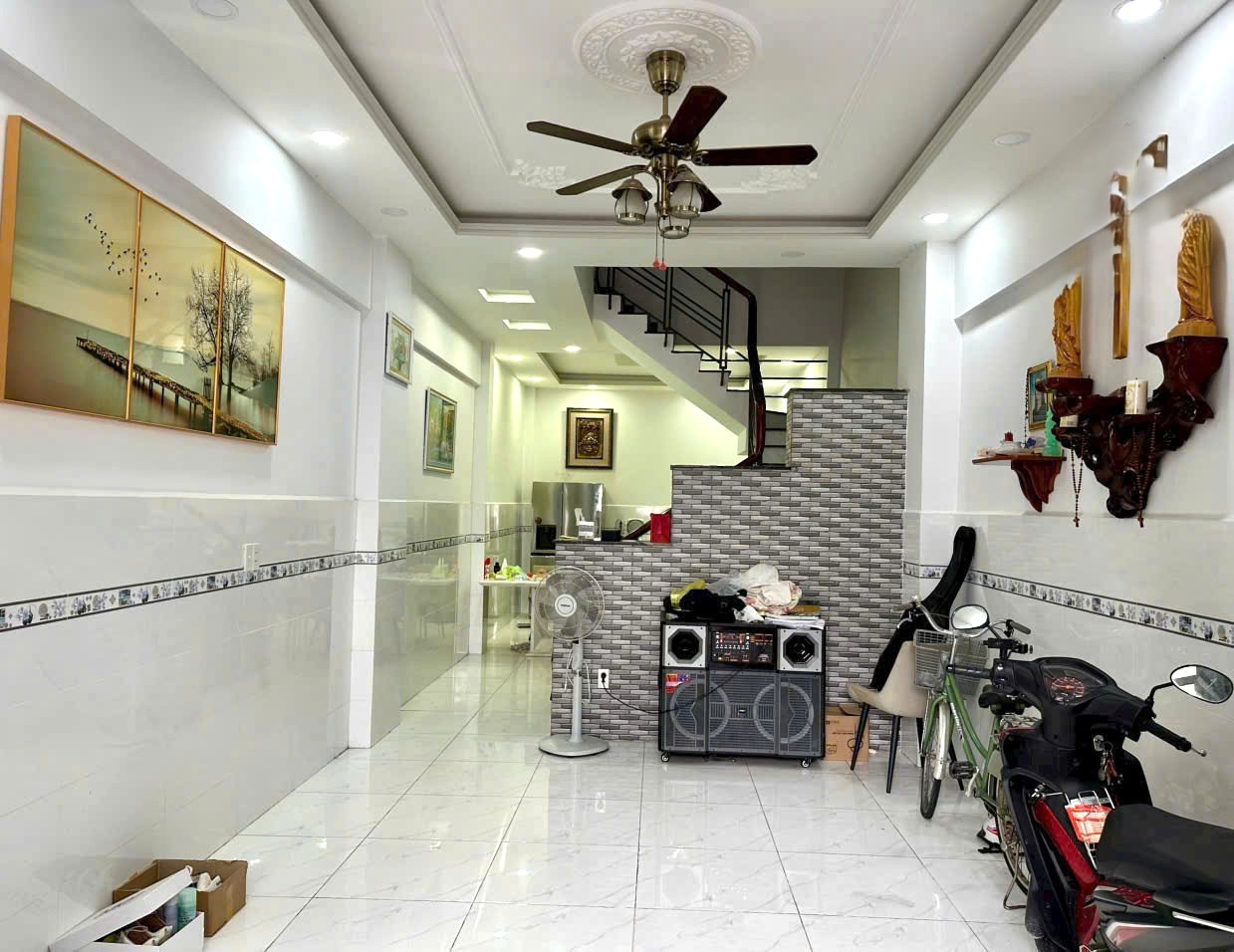 Giáp Tân Bình - 50M² – 3 Tầng/4PN – Đối diện EMART 2– Chỉ hơn 5x Tỷ