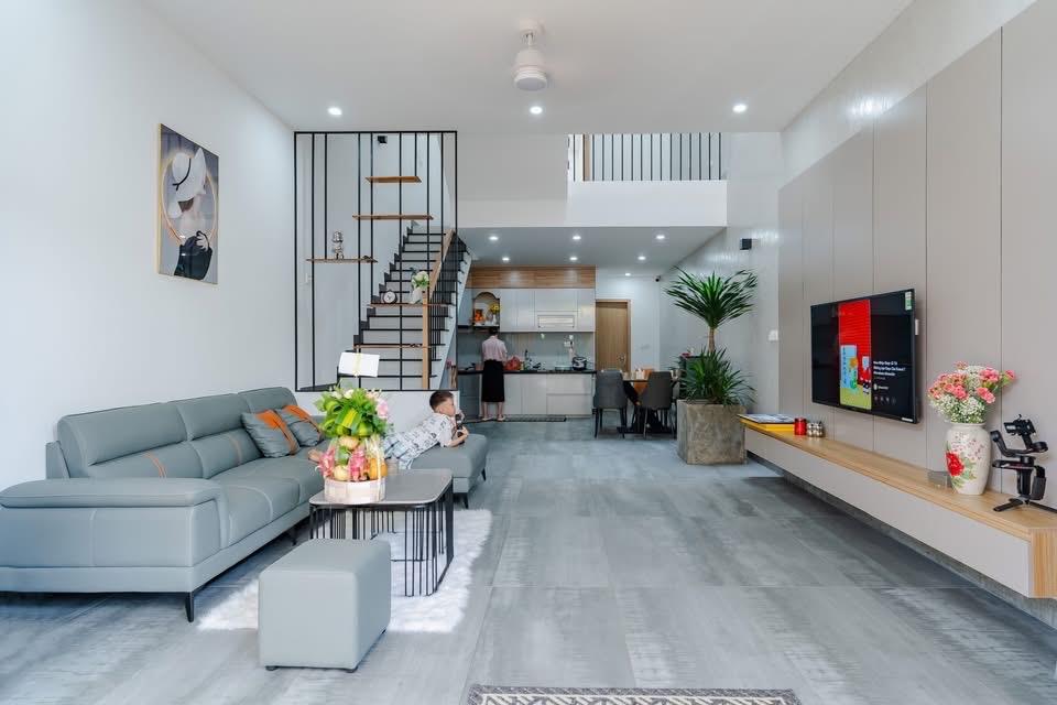 **Bán nhà hẻm 730 Lạc Long Quân ** phường 9 ;Tân Bình; 4*13 - 3 tầng