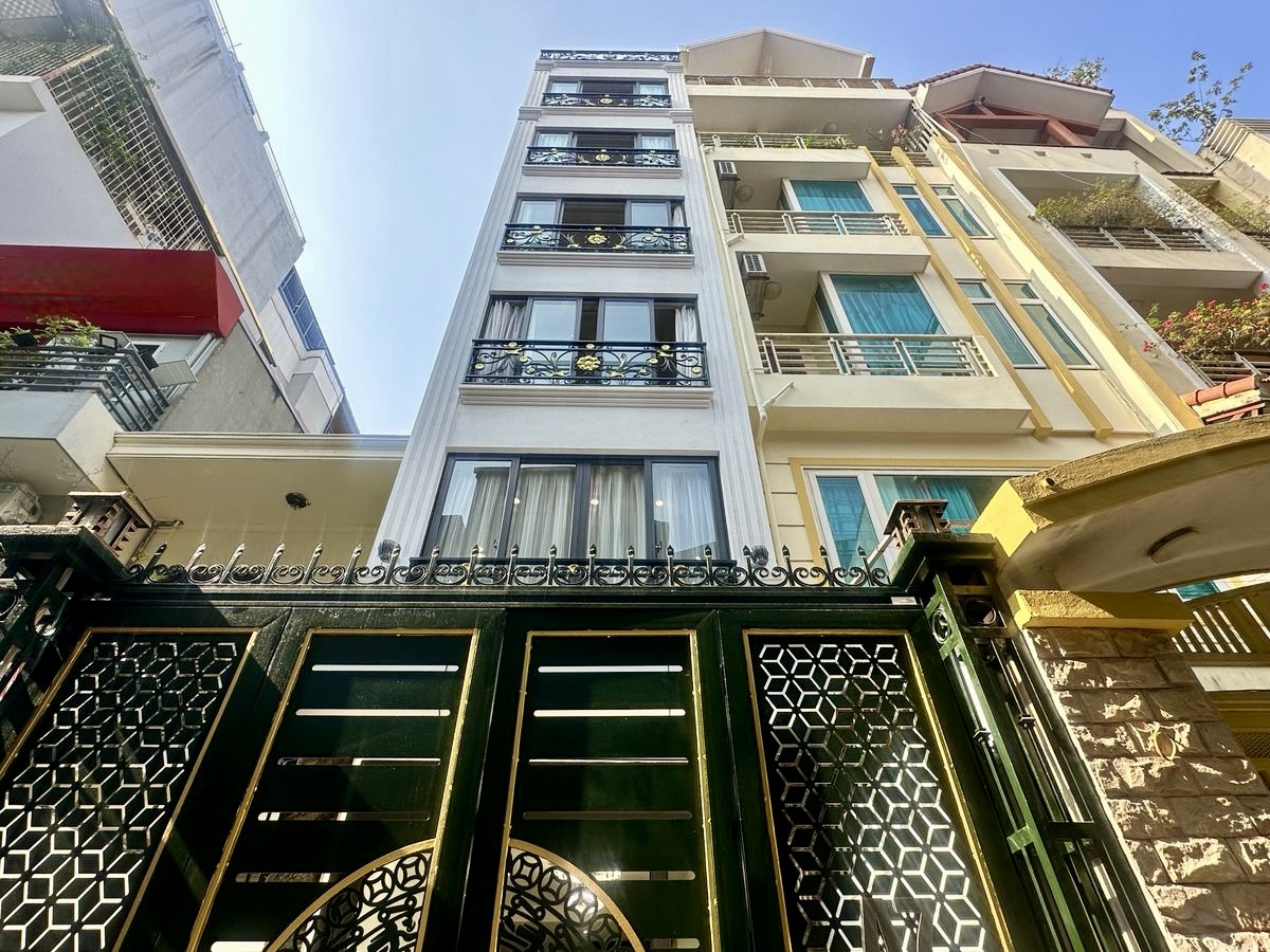 Nhà 7 Tầng Thang Máy Hoàng Cầu - Đống Đa, 10PN, ô tô cửa, sổ đỏ 71m2 - Ở/Văn Phòng