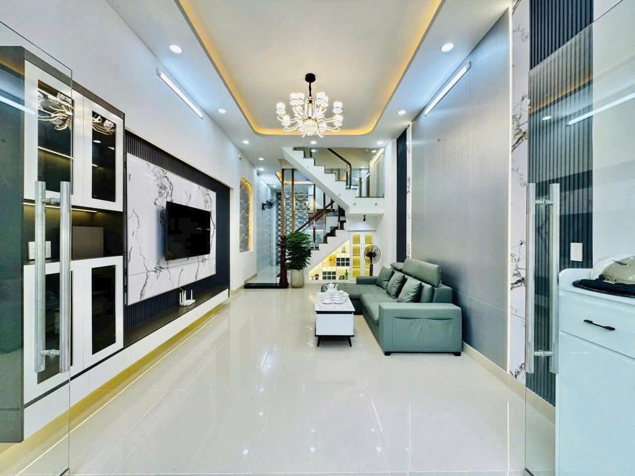 Bán nhà HXH Cách Mạng Tháng 8, phường 4; Tân Bình; 4,5x13m - 4 tầng