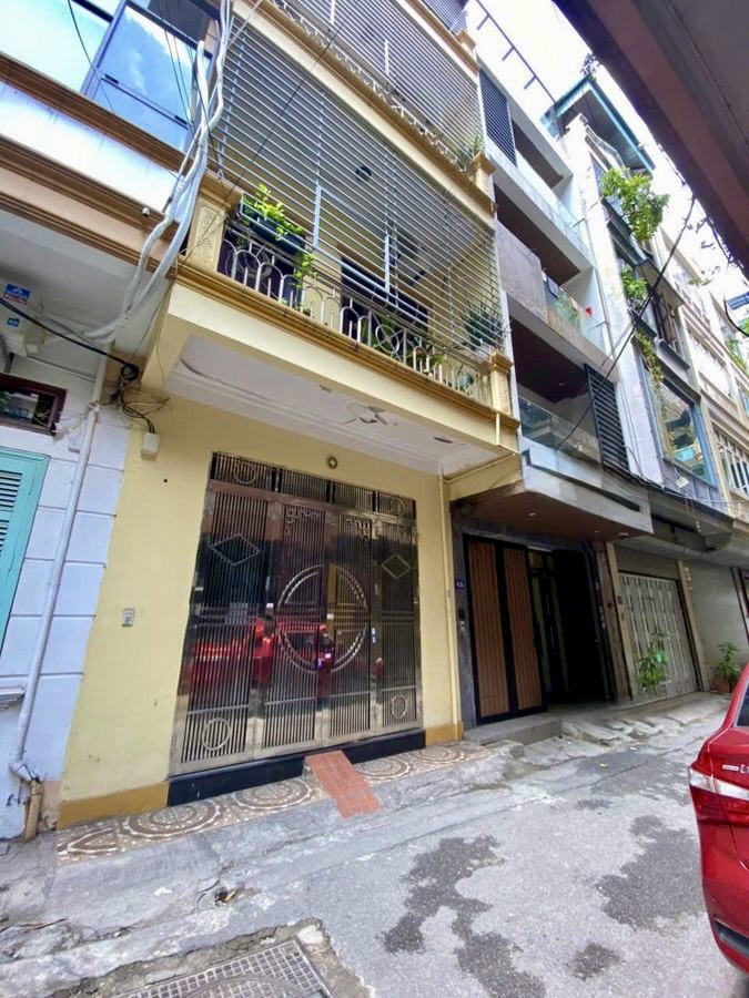 Bán Nhà Phân Lô Quan Nhân, Thanh Xuân 39m2, Ô tô Tránh, 4 Tầng, mặt tiền 4.2m, Sổ Đỏ