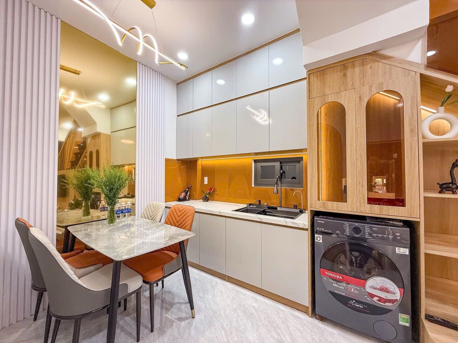 Căn Góc 2 MT Chợ Bà Chiểu - Full Nội Thất