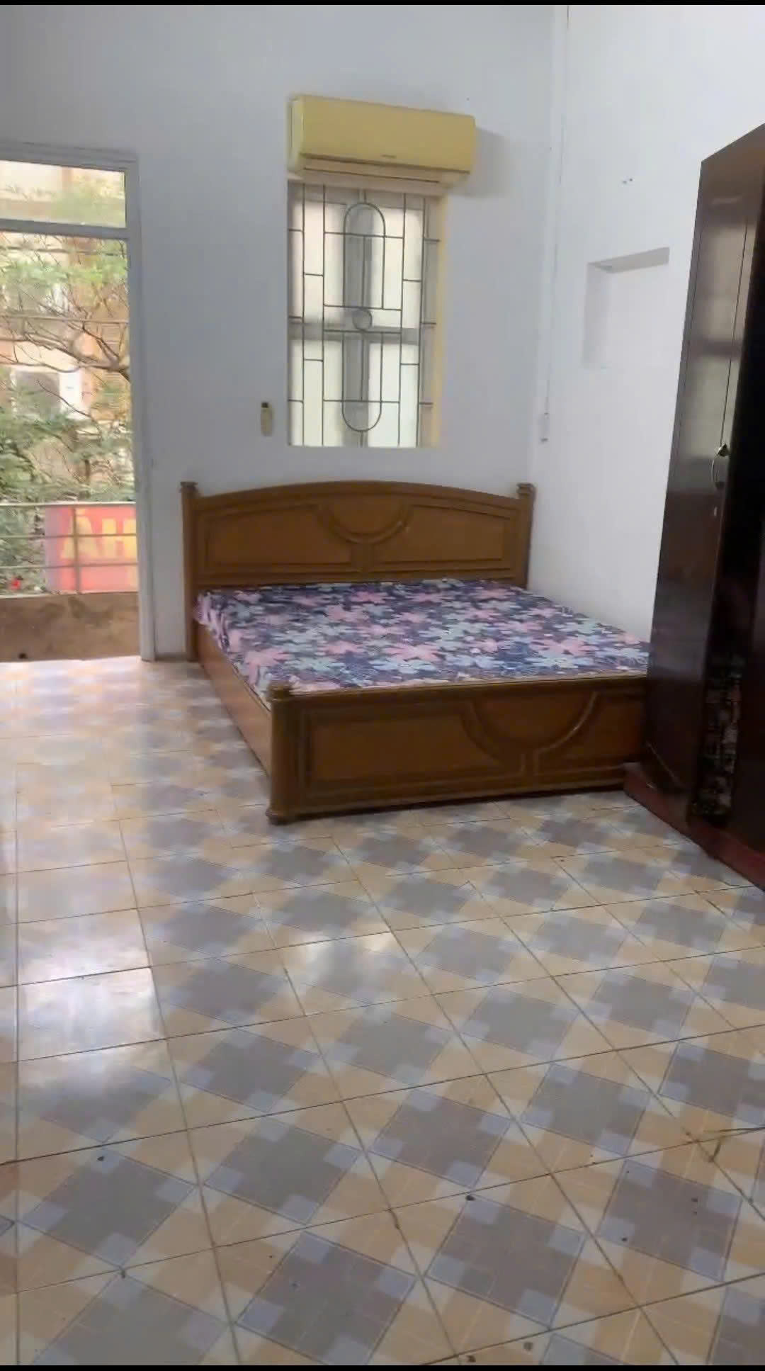 Cho thuê nhà nguyên căn ngõ 147 Tân Mai, 40m² x 2 tầng, 2PN, 2 WC, 8 Triệu