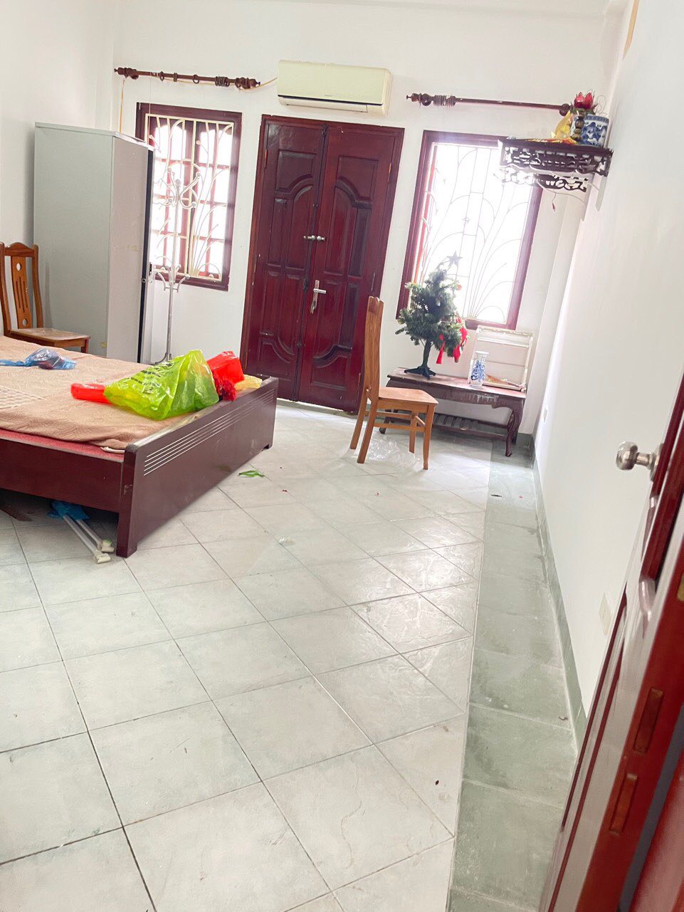 Cho thuê nhà ngõ Đặng Tiến Đông, 45m² x 4 tầng, 3 ngủ, 4 vệ sinh, giá 14 triệu