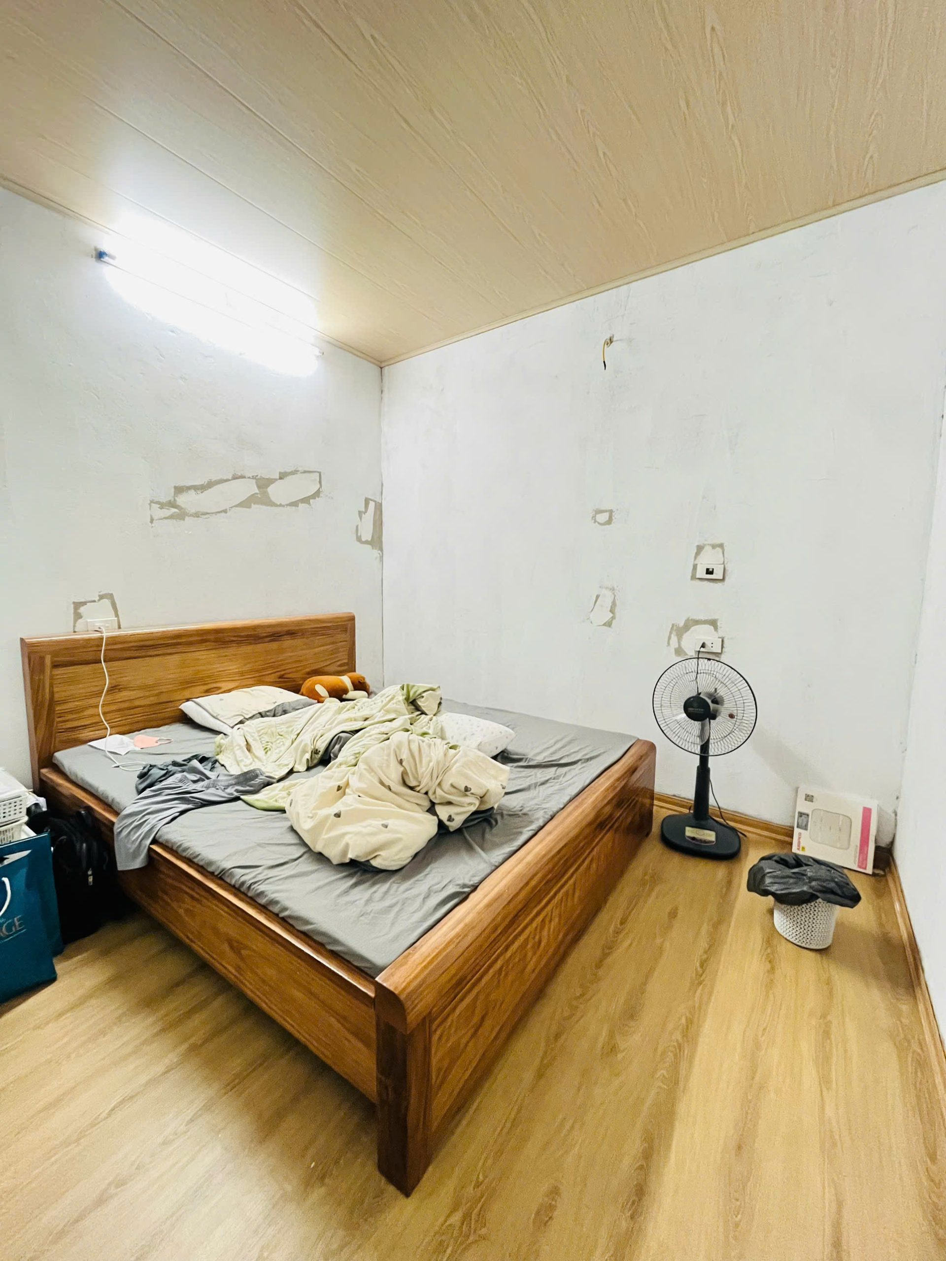 Cho thuê nhà nguyên căn mới koong ngõ 230 Định Công Thương, 33m² x 2 tầng 2PN, 7 triệu