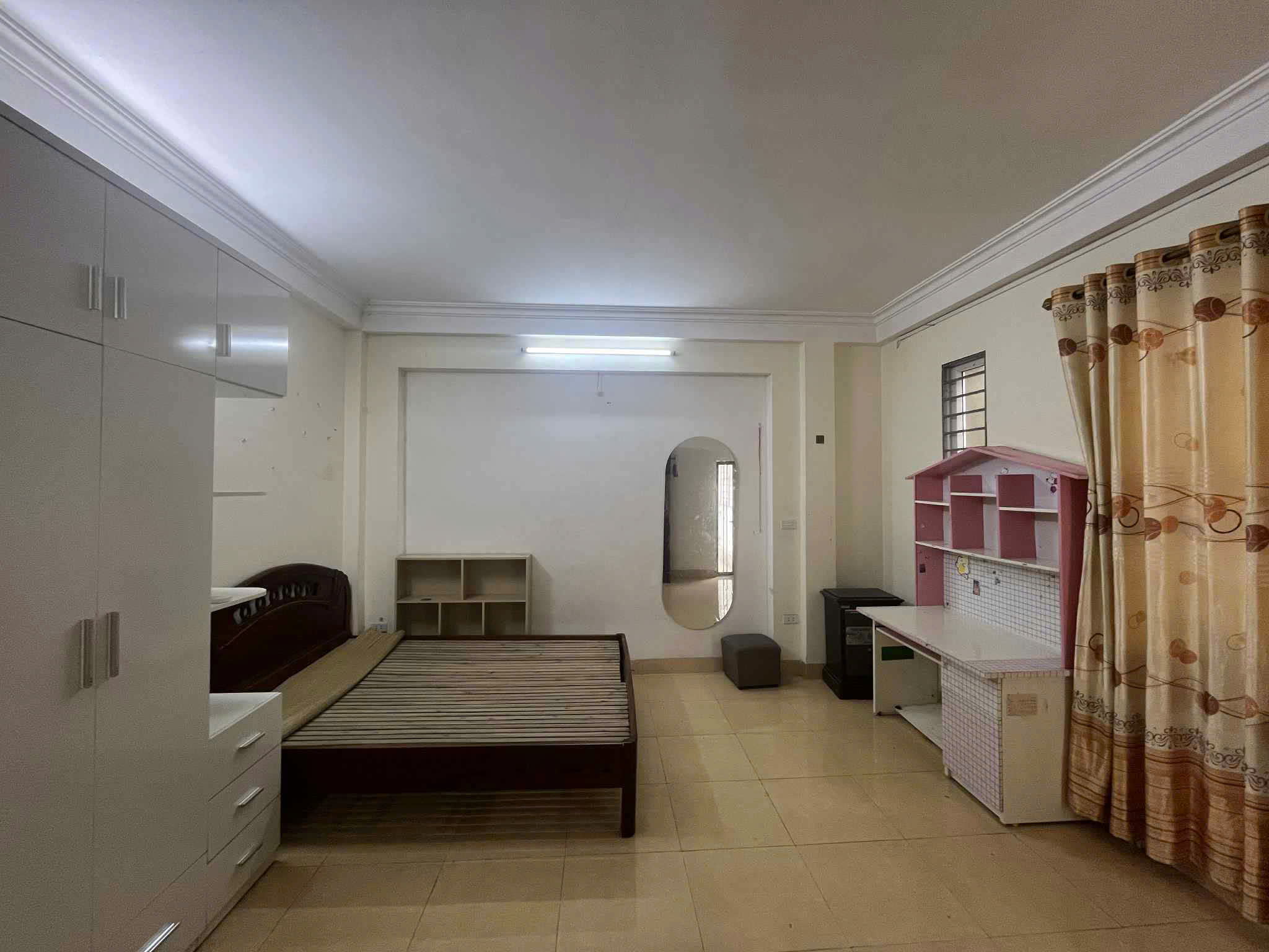 Cho thuê nhà nguyên căn ngõ 218 Hoàng Mai, 33m² x 5 tầng, 3PN, 4WC, 11 Triệu