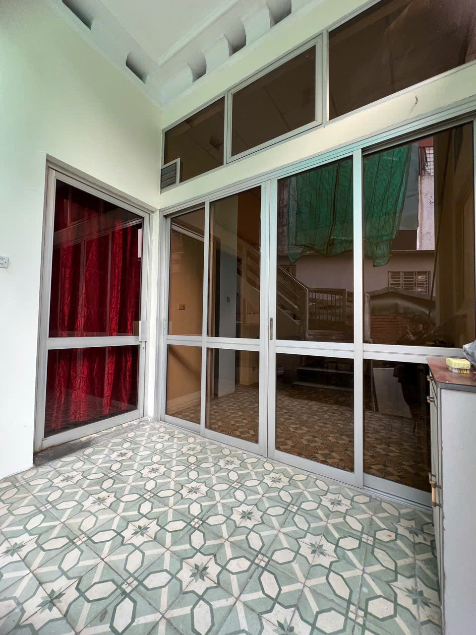 Cho thuê nhà tầng 2 phố Khâm Thiên, 50m2, 2 ngủ, 1 vệ sinh, 8 Triệu đủ đồ