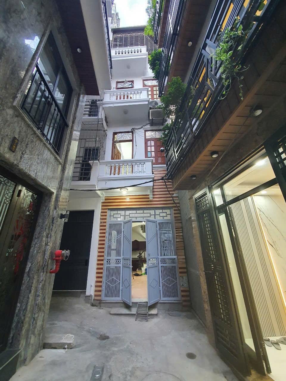 Cho thuê nhà Minh Khai 25m2 x 4 tầng, 3 ngủ, 3 vệ sinh, 9 Triệu