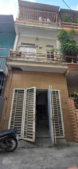 Cho thuê nhà Vạn Phúc ngõ ô tô, 92m2 x 3 tầng, 12 Triệu KD, Kho, ở gia đình, nhóm