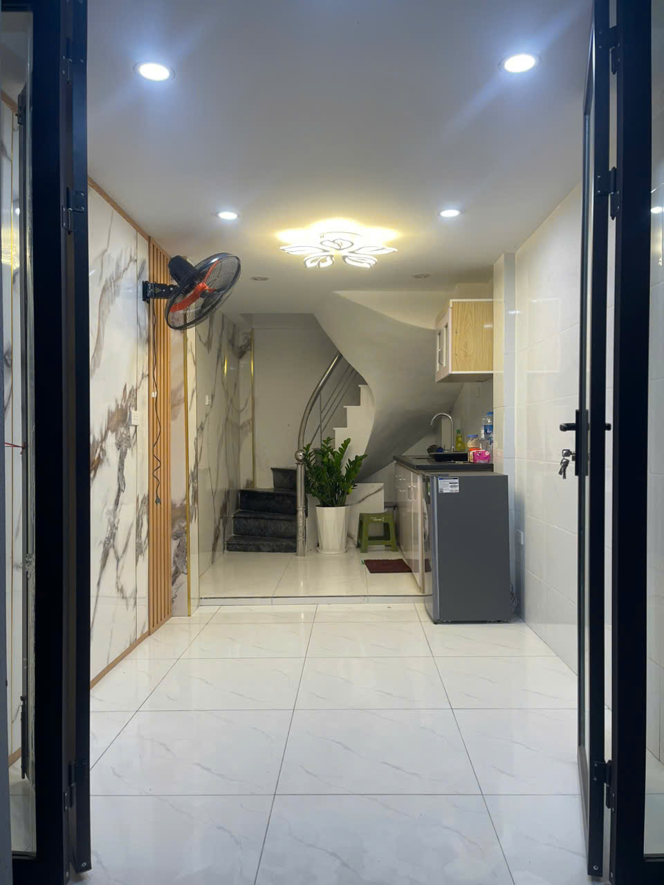 Cho thuê nhà ngõ 124 Vĩnh Tuy, 25m² 5 tầng 3 ngủ 10tr