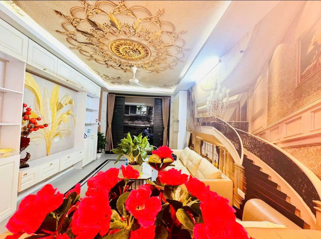 Cho thuê căn hộ tập thể ngõ 61 Lạc Trung, 80m², 2PN, 10 Triệu