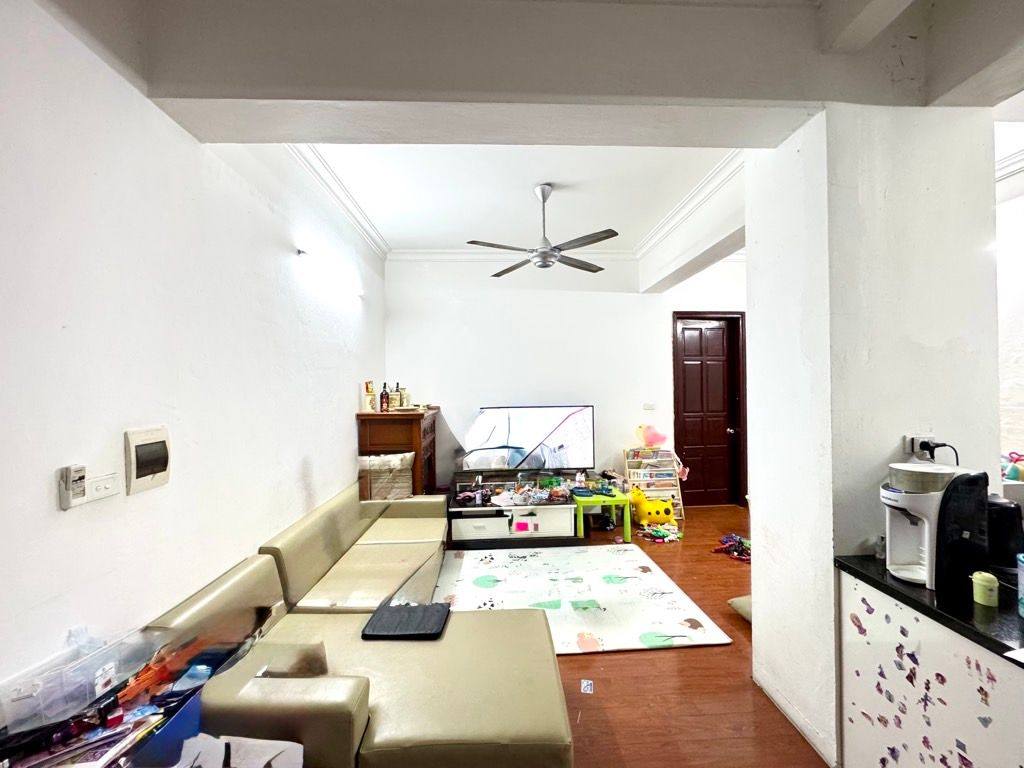 Bán nhà Cc CT1, X2 Bắc Linh Đàm, HN, DT 72m2, giá bán 5.48 tỷ