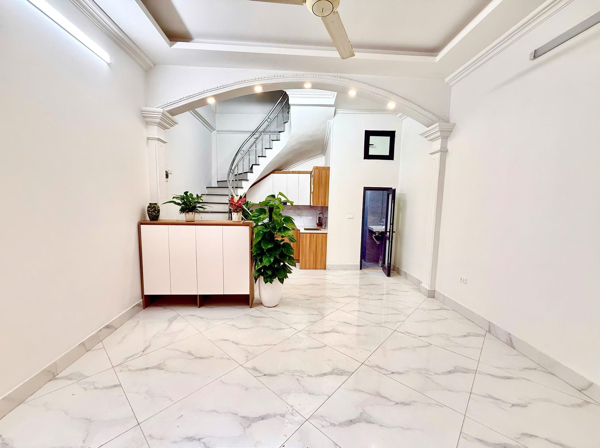 BÁN NHÀ LÂM DU – VIEW HỒ – DÂN XÂY TÂM HUYẾT – FULL NỘI THẤT