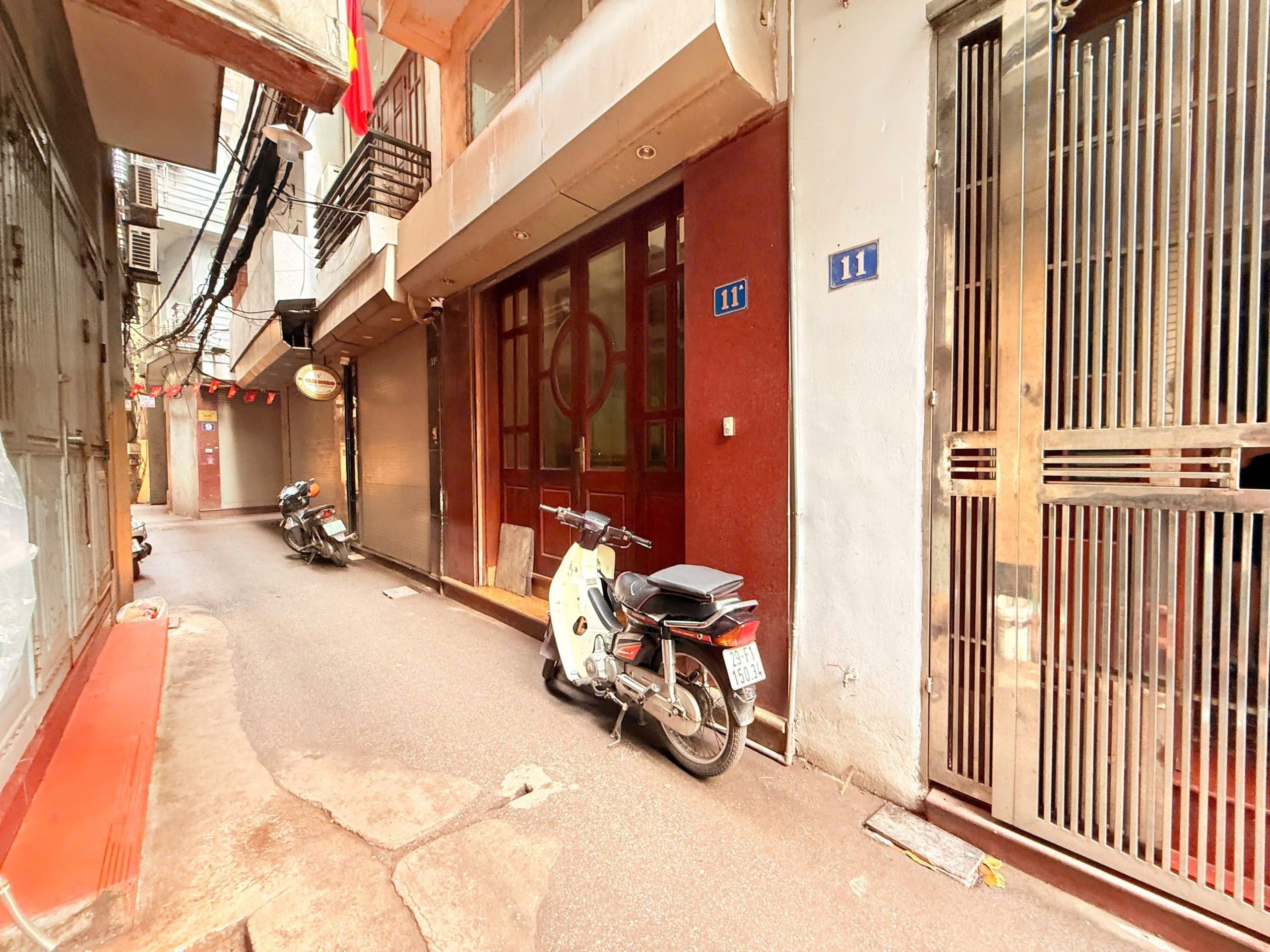 ĐỘI CẤN - VIP BA ĐÌNH - 20M RA MẶT PHỐ - NHÀ MỚI SIÊU ĐẸP Ở LUÔN -KINH DOANH TIỆN ÍCH VÔ VÀN - GIÁ CHỈ 16.7 TỶ ,,