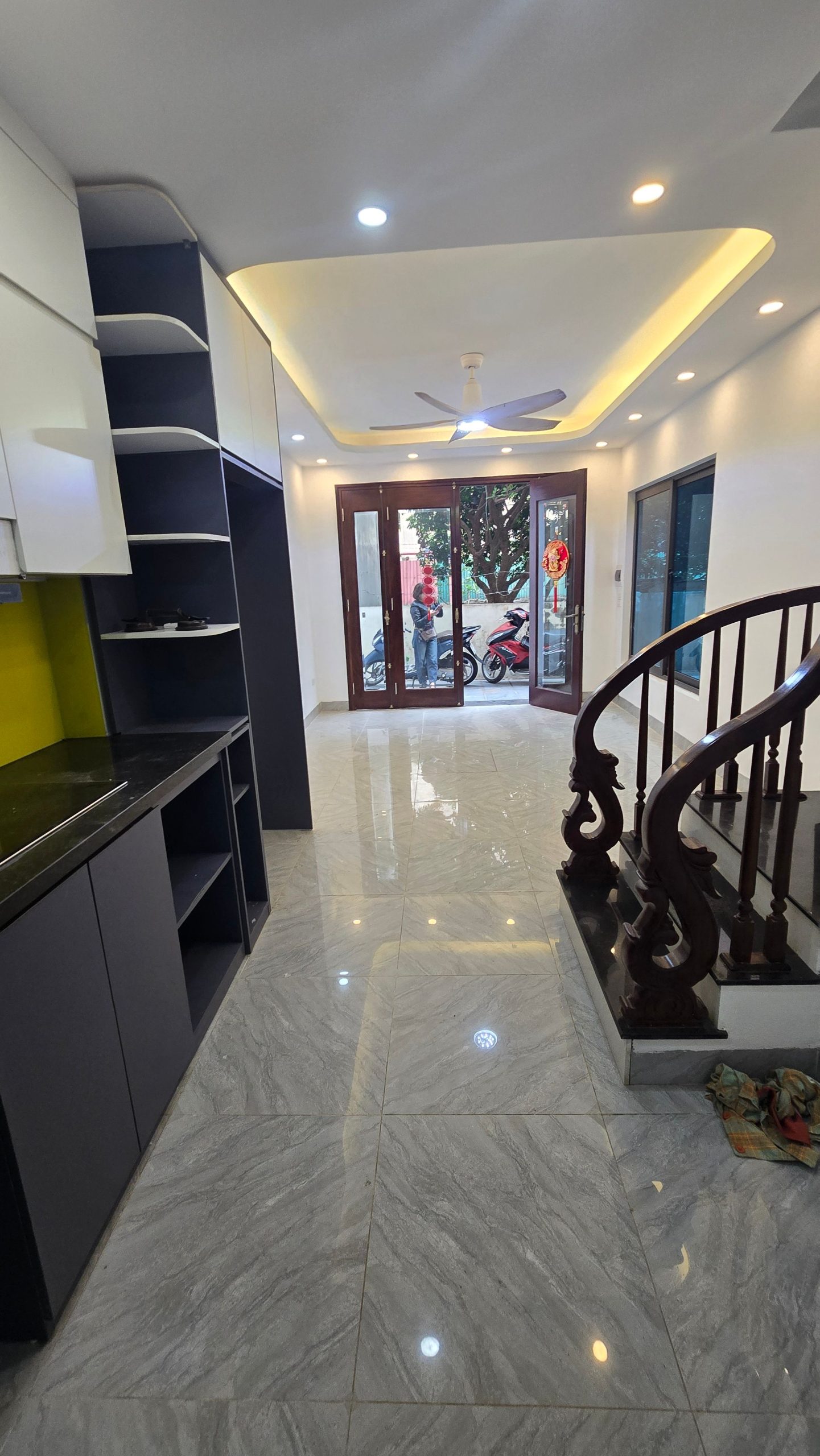 ĐỨC GIANG – NHÀ ĐẸP 5 TẦNG – Ở NGAY – GẦN Ô TÔ