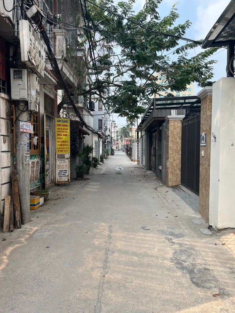 Siêu hiếm ! Bán đất Ngọc Thuỵ trong đê 60m oto thông, gara, kinh doanh nhỏ chỉ hơn 9 tỷ.