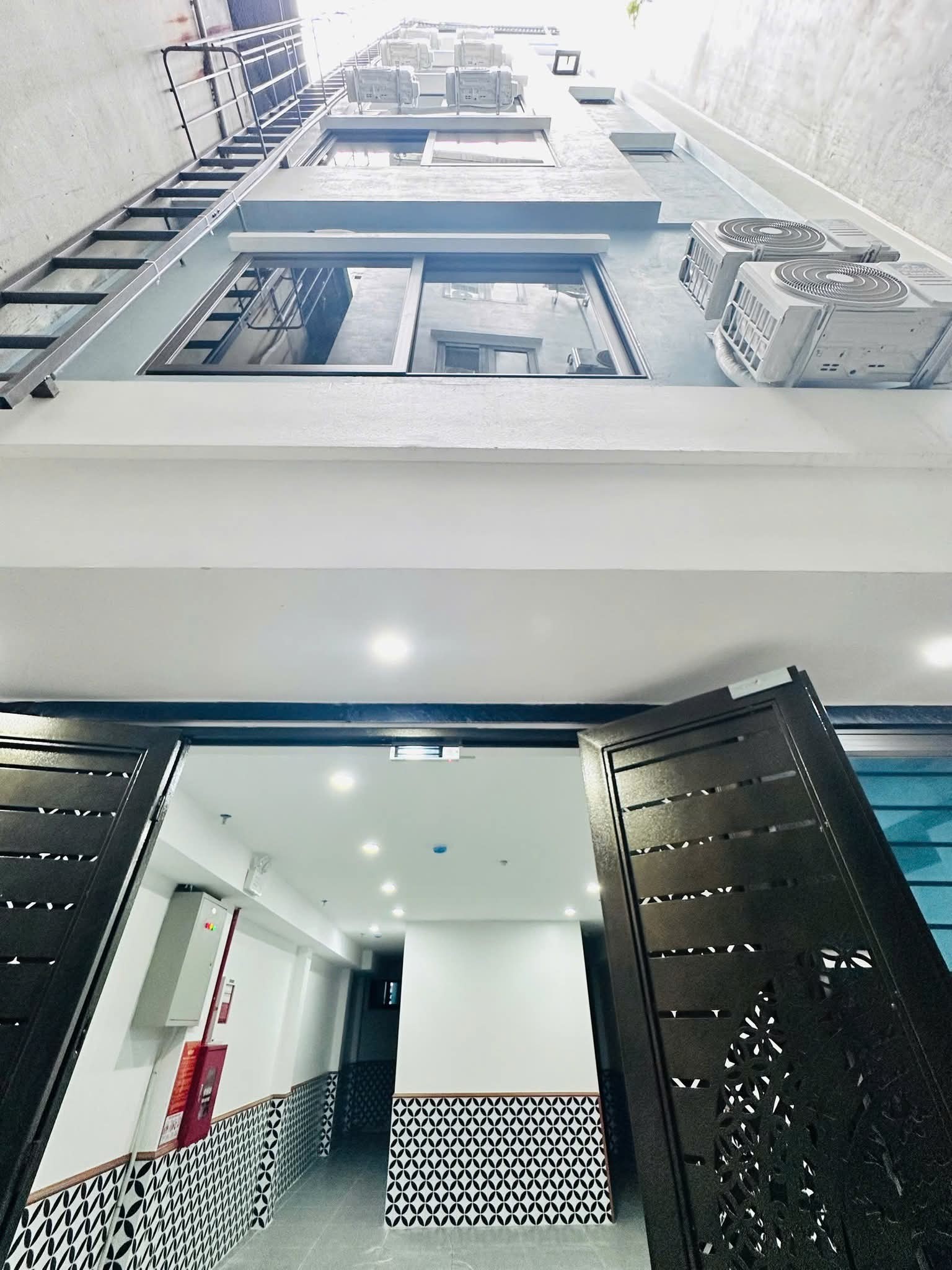 Gia Đình cần Bán TÒA NHÀ DÒNG TIỀN - 7 TẦNG THANG MÁY