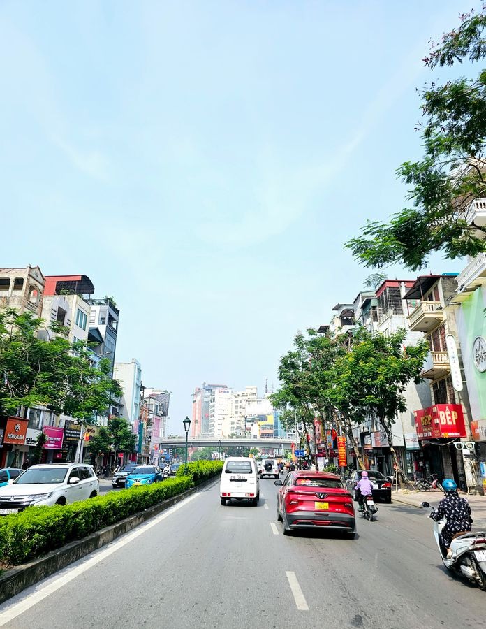 TÒA NHÀ VĂN PHÒNG 10 TẦNG – PHỐ NGUYỄN VĂN CỪ – DOANH THU HƠN 200 TR/ THÁNG CÓ GPXD, PCCC