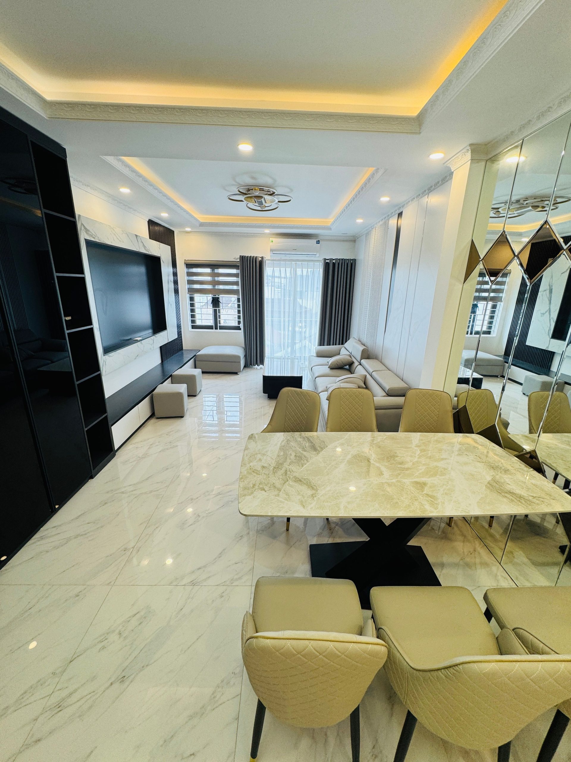 NGUYỄN VĂN LINH – NHÀ 7 TẦNG THANG MÁY – THÔNG SÀN KD – DÒNG TIỀN ĐỈNH