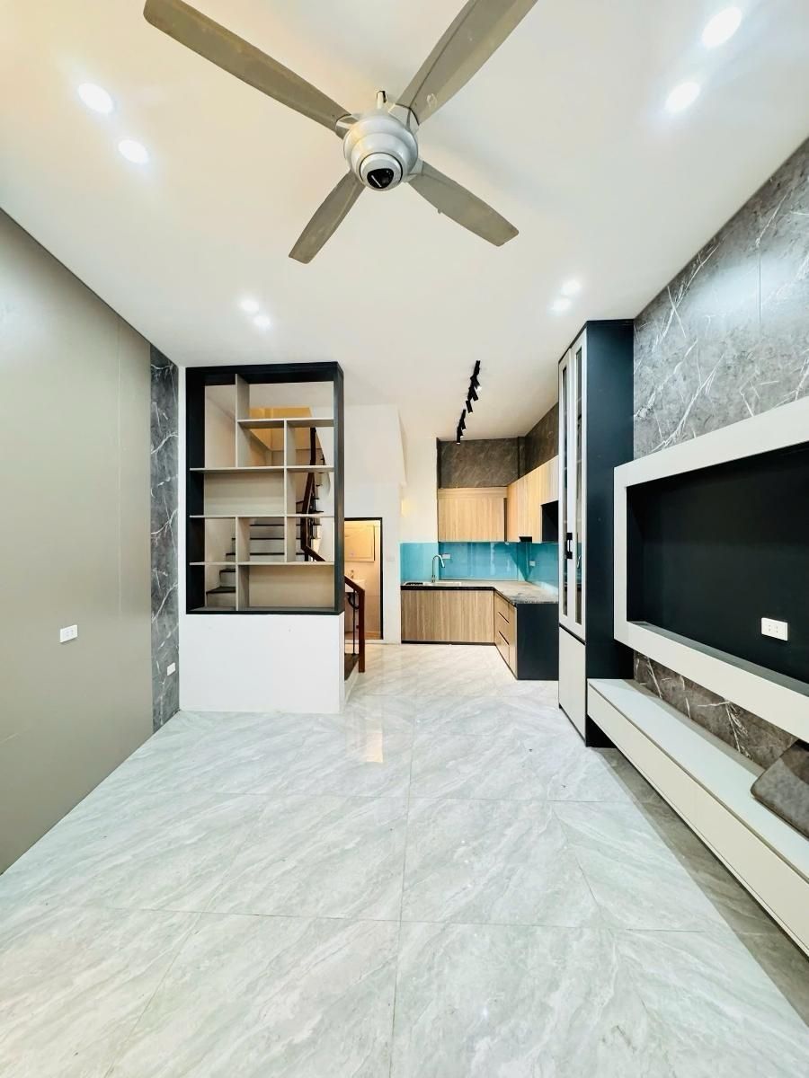 Bán nhà Ngọc Thụy Long Biên 35m2, 4 tầng, ngõ nông, nở hậu, sổ đỏ lâu dài