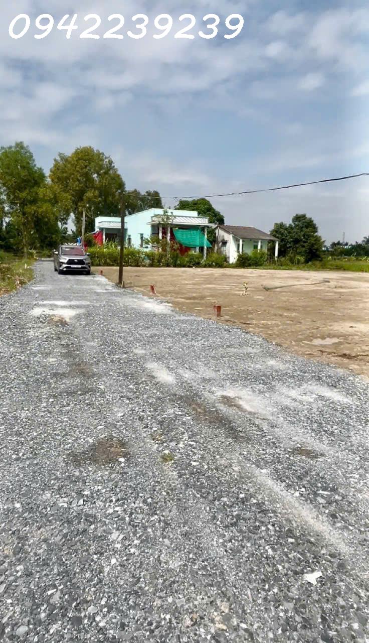 Bán đất 110m2 thổ cư, giá 900tr, đường oto vào tới đất, Tây Ninh ( xã Tân Trach, huyện Cần Đước, Long An cũ)