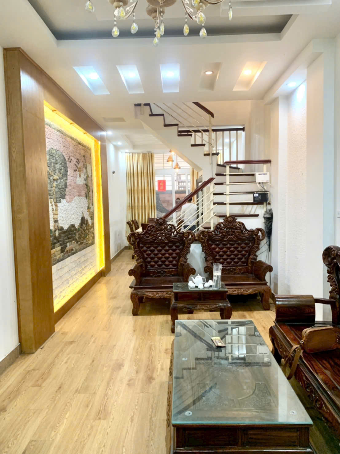 Cần bán nhà ngõ 290 Kim Mã, diện tích 51,5m x 4 tầng, sổ đỏ, đủ nội thất, giá 15.xxx tỷ có thương lượng, khách chỉ việc