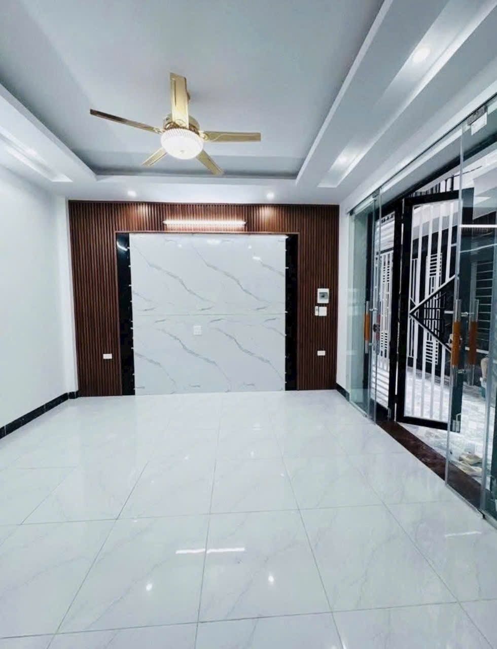 THANH AM – LONG BIÊN | 30M² – 5 TẦNG | NHÀ MỚI TINH – Ở SƯỚNG