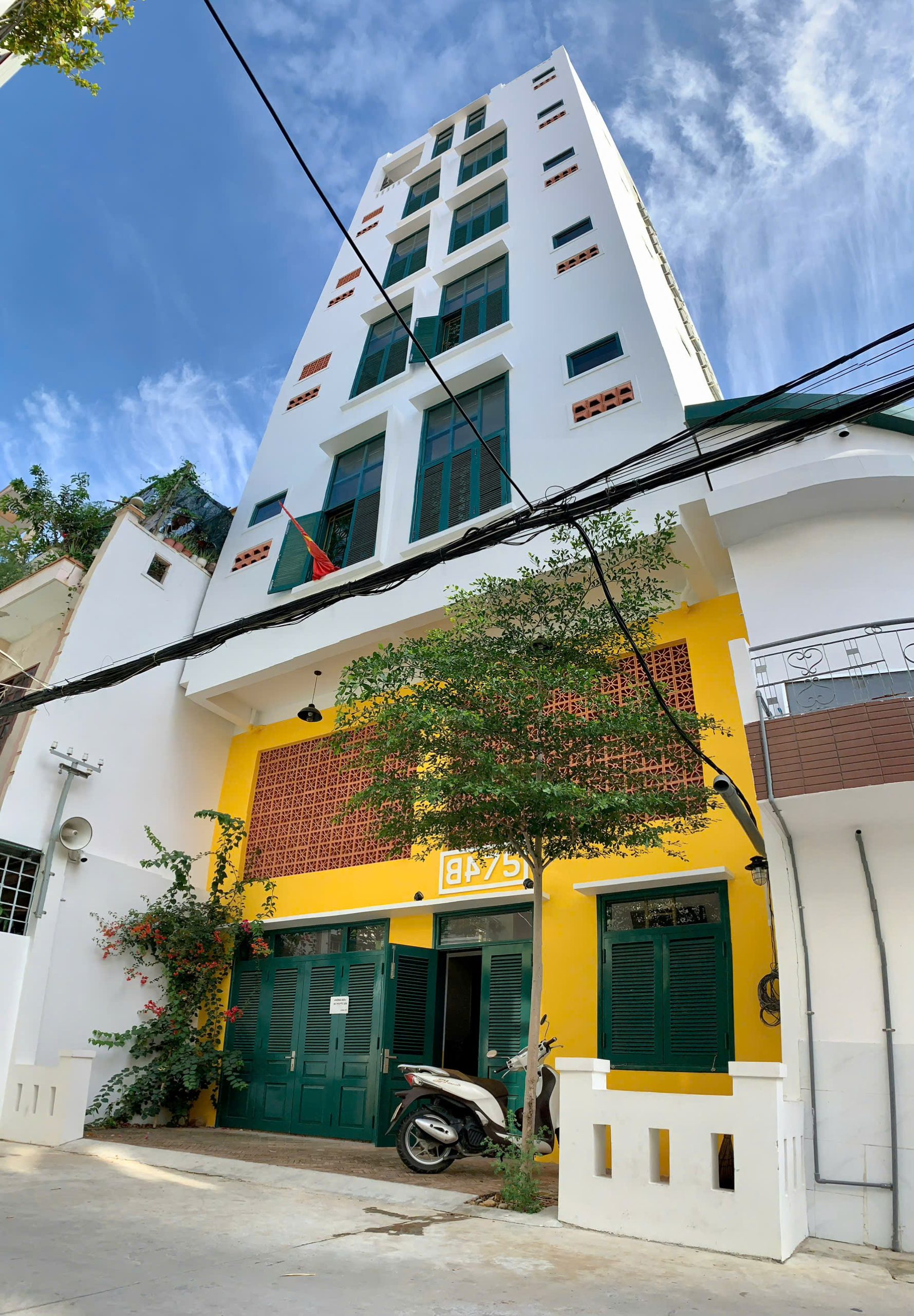 Bán hotel 7 tầng hẻm Paster , Xương Huân , Nha Trang . Diện tích 82m ngang 8 kinh doanh 20 phòng , tầng trệt kinh