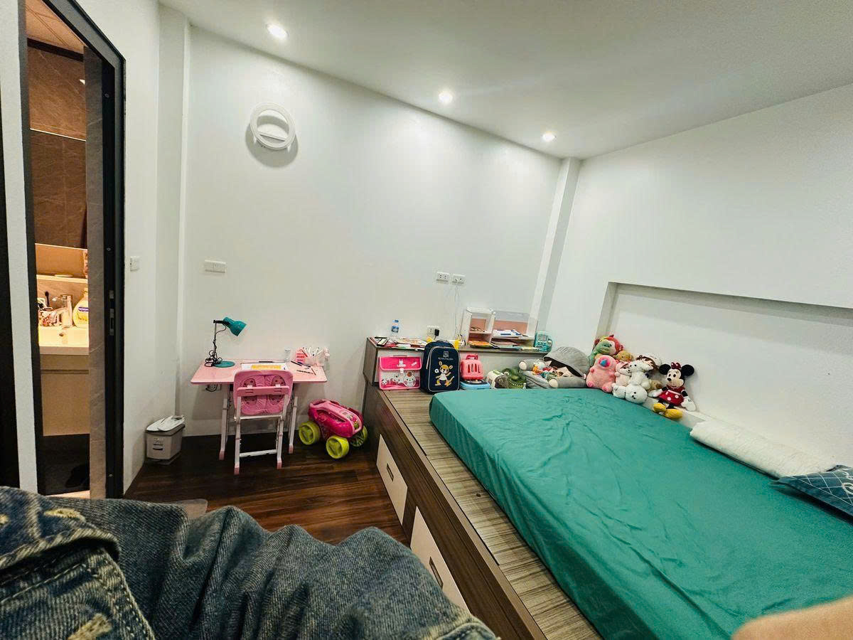 BÁN NHÀ PHỐ HOÀNG VĂN THÁI 43M² X 4 TẦNG – MT 3.6M PHÂN LÔ Ô TÔ TRÁNH 18 TỶ