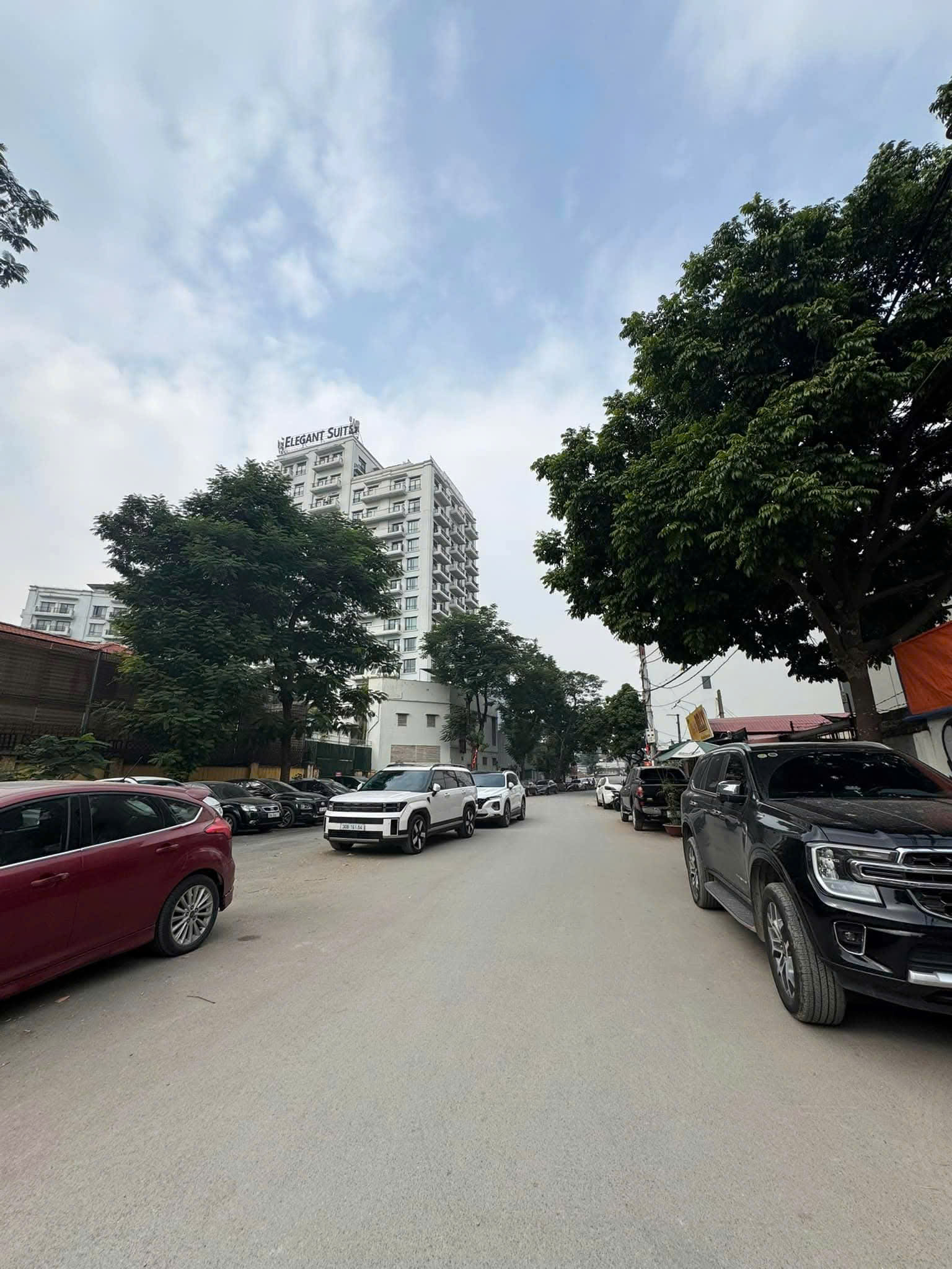 Bán nhà Xuân Diệu – Quảng An – 100m² – Lô góc – Ô tô – 5 tầng thang máy – 48 tỷ