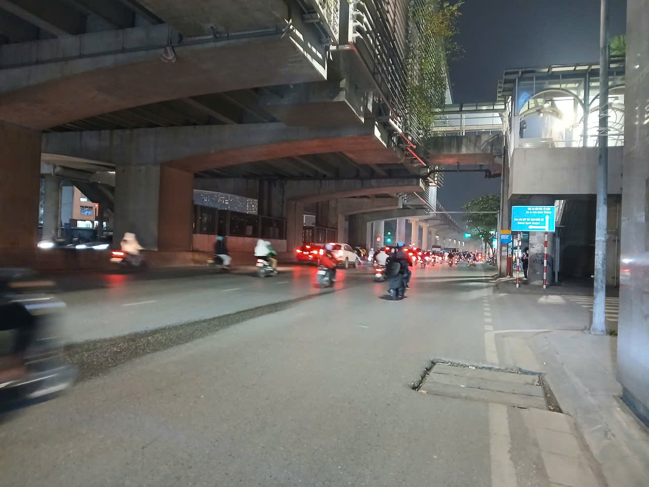 SIÊU PHẨM CỰC HIẾM 51M , 7 TẦNG ,THANG MÁY, NẰM NGAY TRUNG TÂM HÀ NỘI. NHÀ NẰM NGAY ĐẦU PHỐ, LÔ GÓC , KINH DOANH, Ô TÔ