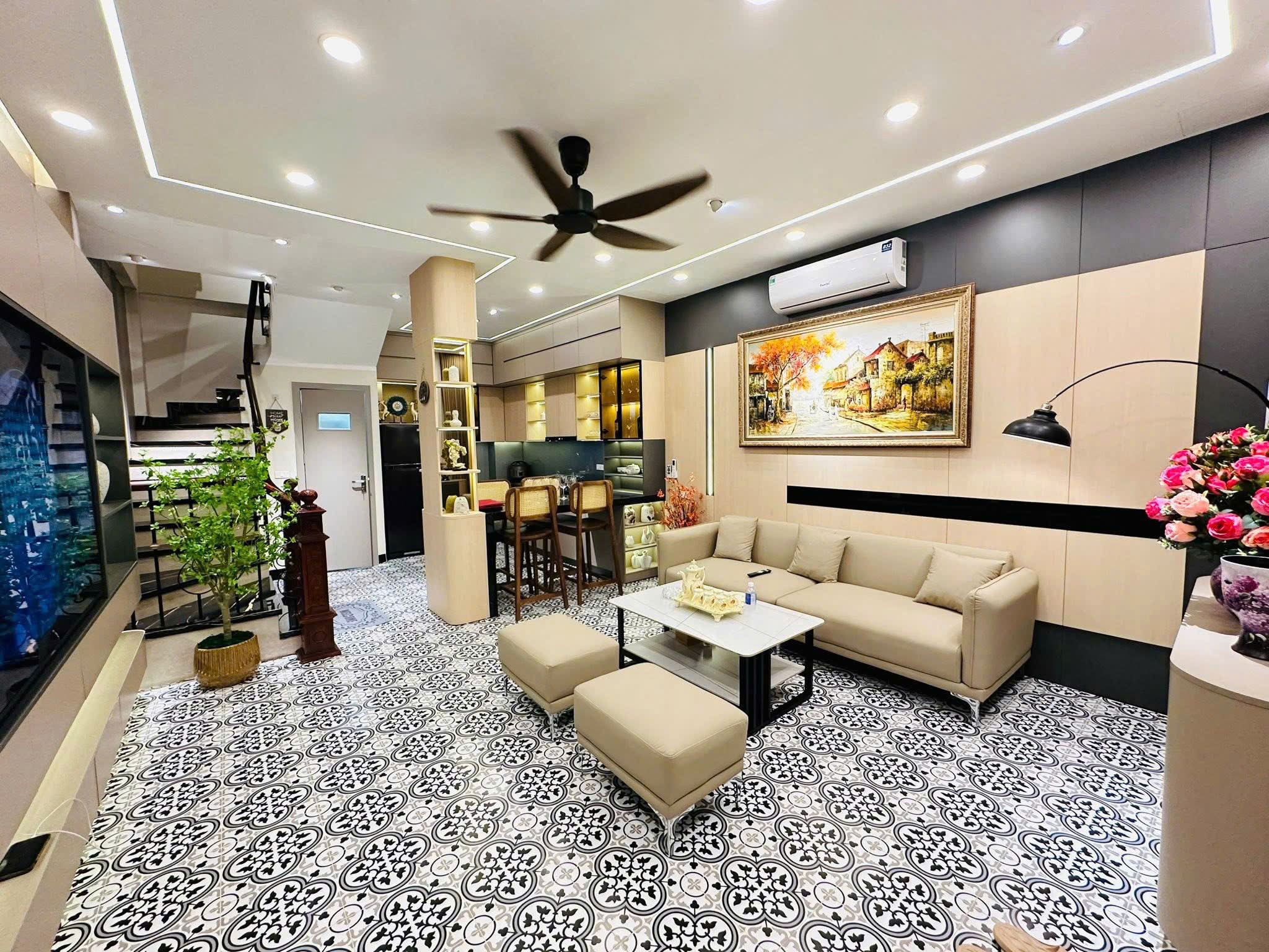 BÁN NHÀ ĐẸP HỒ BA MẪU – ĐỐNG ĐA 51m Mặt Tiền: 4,6m | FULL NỘI THẤT | Ở NGAY