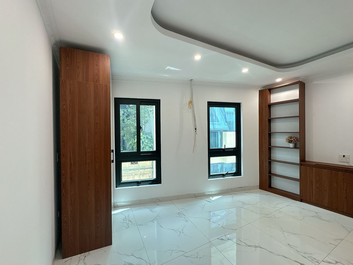 Bán Nhà Kim Giang. Hoàng Mai. 7 Tầng Thang Máy. Ô Tô. DT 50m2. MT 4.7m. Giá 14.5 Tỷ