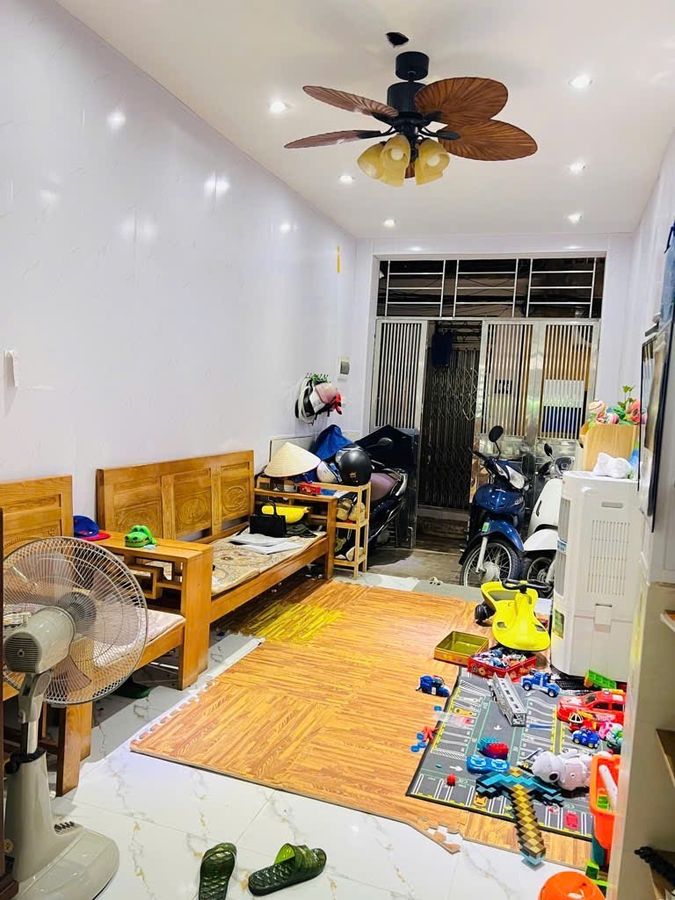 Bán Nhà Nguyễn Trãi. Thanh Xuân. Cách Ô Tô 15m. DT 34m2. MT 2.6m. 4 Tầng. Giá 7.4 Tỷ.