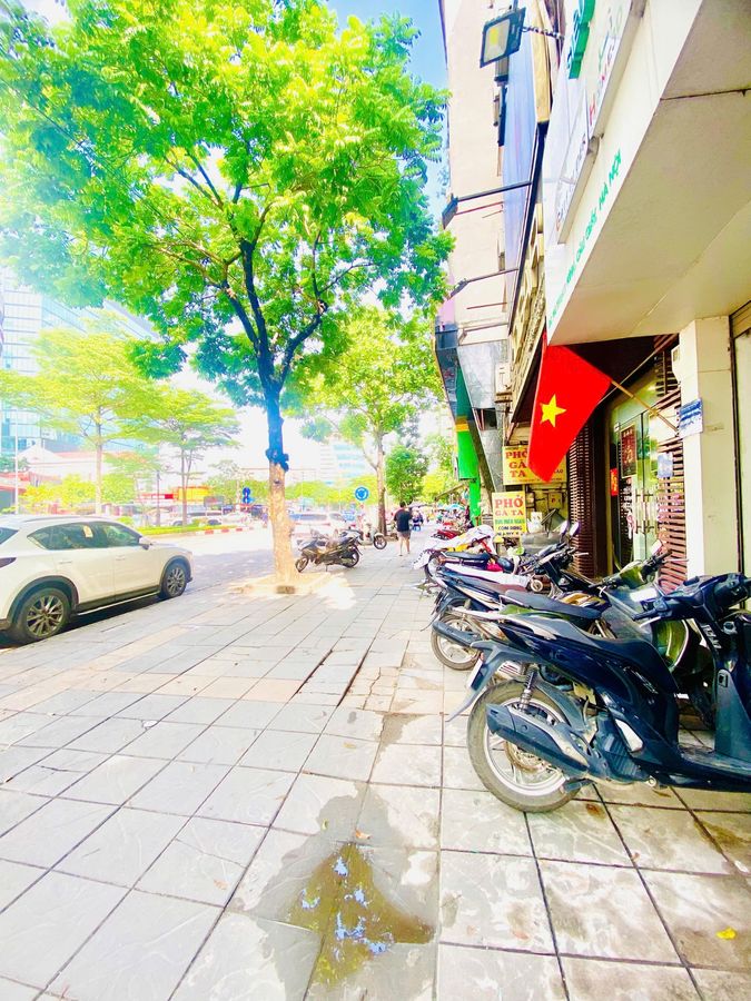 Bán Nhà Mặt Phố Trung Kính 42m x 4 Tầng Lô Góc K/D Vỉa Hè Rộng Giá 30 Tỷ