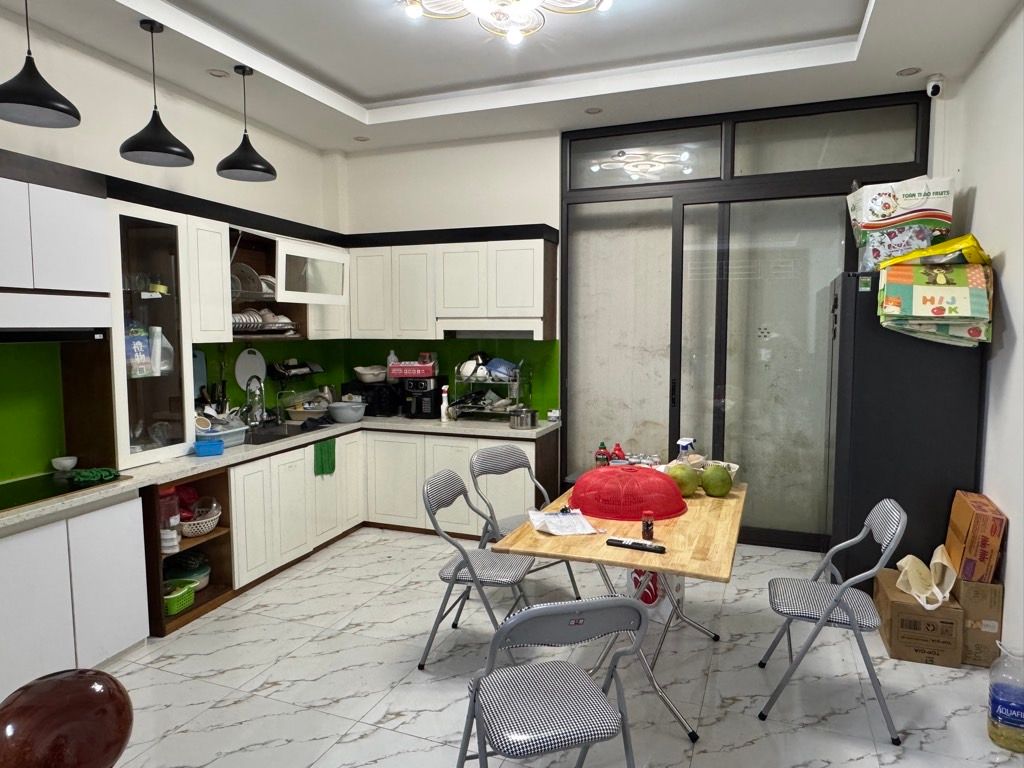 Bán nhà mới 5 tầng, ngõ Thống Nhất Hai Bà Trưng, Sổ nở hậu, Tặng nội thất vào ở ngay