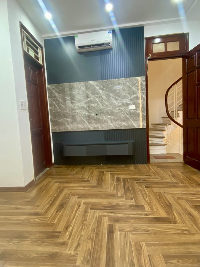 Bán Nhà Yên Hòa. Cầu Giấy. Lô Góc. DT 30m2. MT 4.1m. 5 Tầng. Giá 7.9 Tỷ.