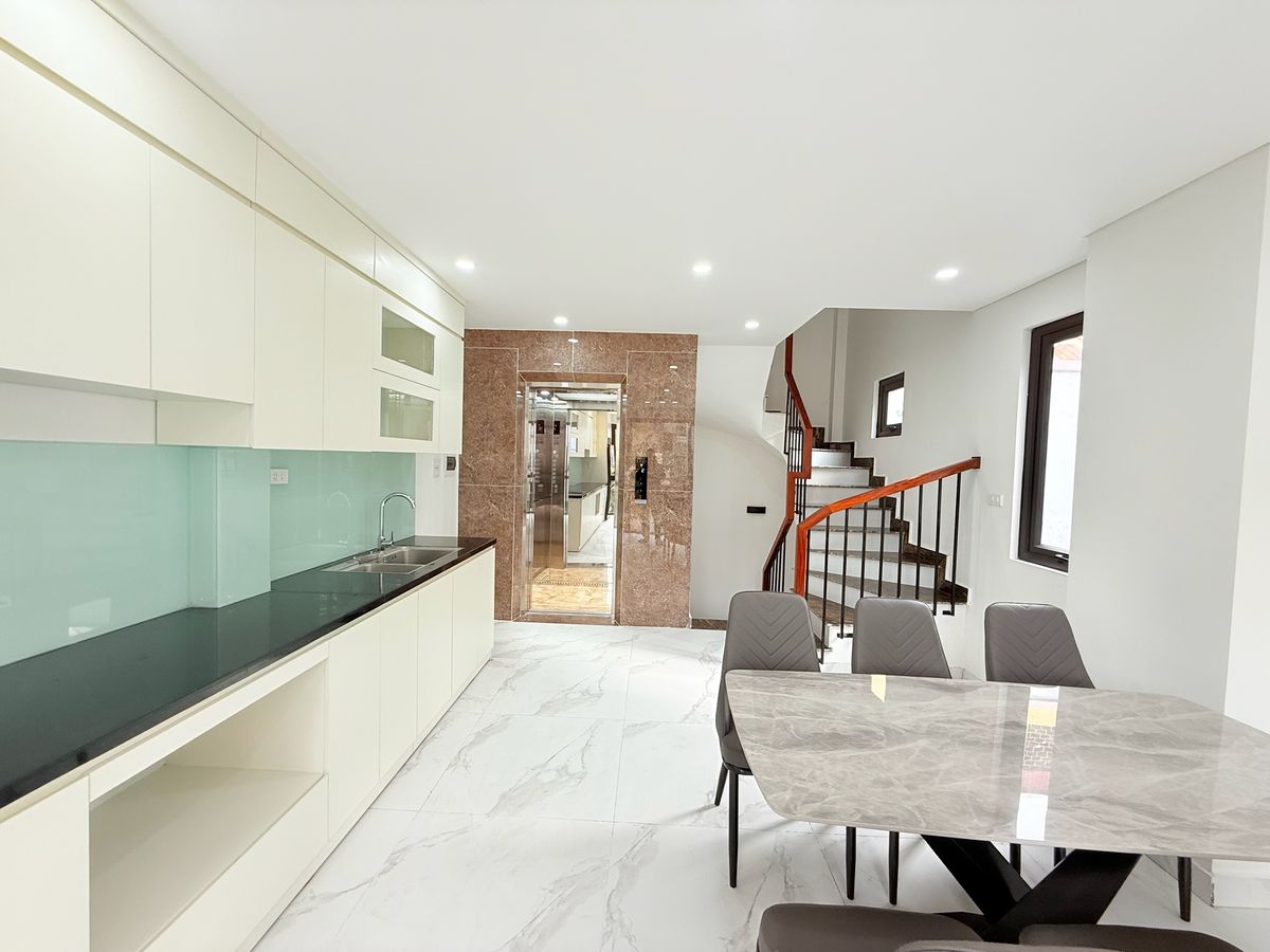 NHÀ MỚI 6 TẦNG- THANG MÁY LÔ GÓC Vũ Xuân Thiều 53m2 X 6 Tầng X 9 Tỷ Long Biên Hà Nội.