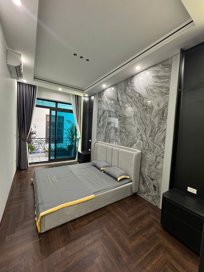 Bán Nhà Phố Nguyễn Ngọc Nại 46m x 6 Tầng Ô Tô đỗ cửa K/D Nhỏ 16.8 Tỷ Nhà Đẹp Ở Ngay